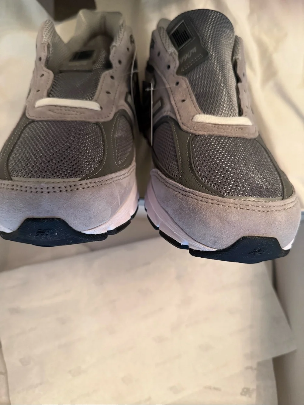 NWT New Balance Men’s Sneakers 990v4 Light Gray - Size 10.5 D New in Box